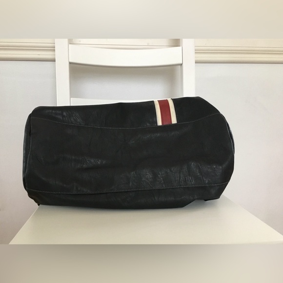 Faux leather duffel bag - Picture 4 of 6
